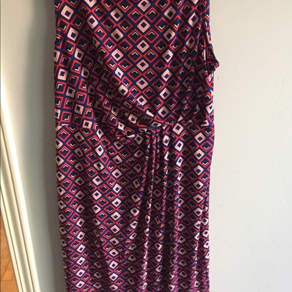 cute maternity dress in geo-print - Picture 2 of 2